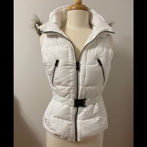 NWT Zara vest with belt with detachable fur lining